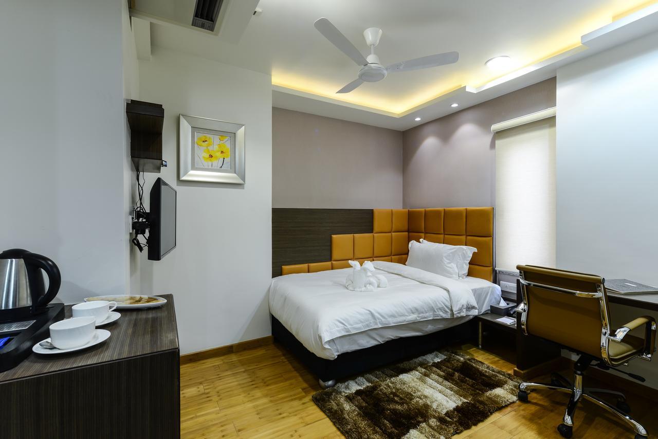 Hotel Atishay Bhopal Buitenkant foto
