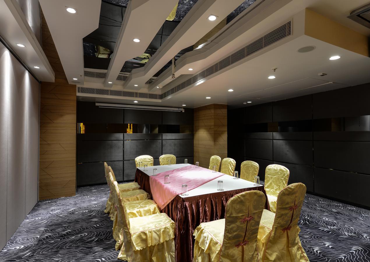 Hotel Atishay Bhopal Buitenkant foto