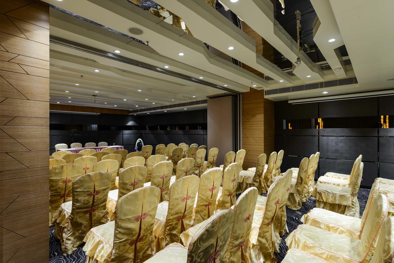 Hotel Atishay Bhopal Buitenkant foto
