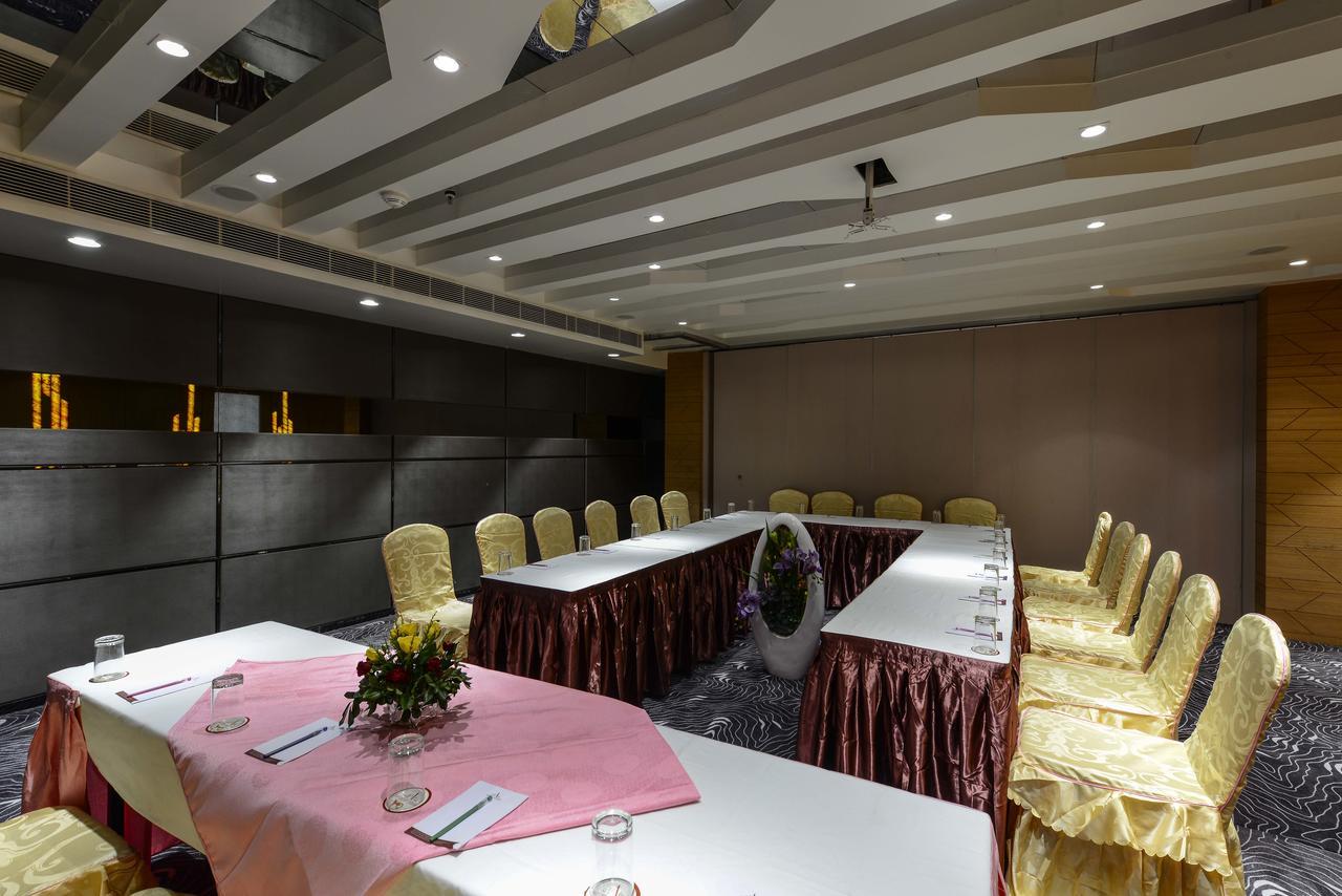 Hotel Atishay Bhopal Buitenkant foto