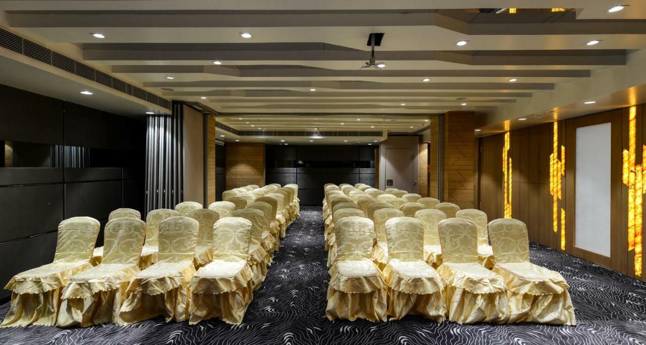 Hotel Atishay Bhopal Buitenkant foto