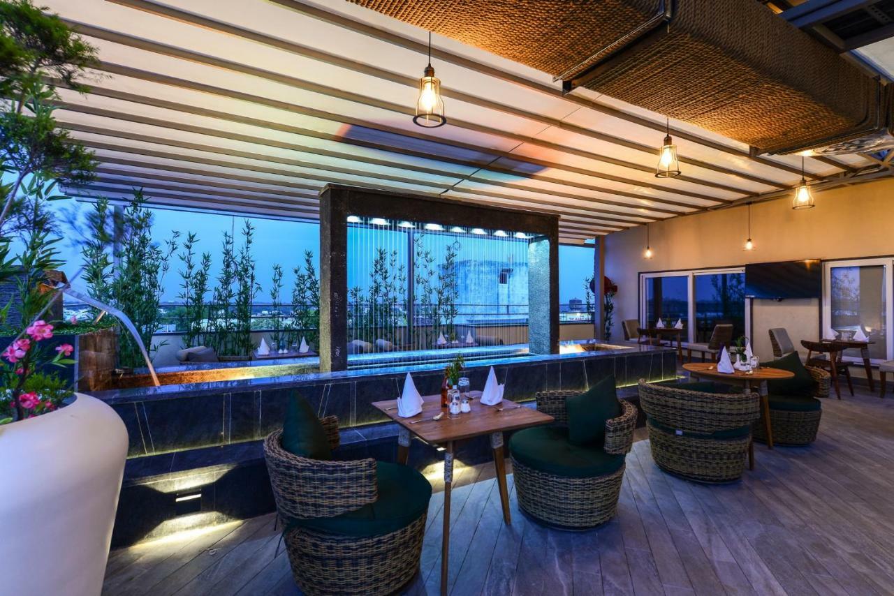 Hotel Atishay Bhopal Buitenkant foto