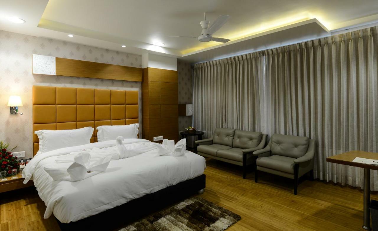 Hotel Atishay Bhopal Buitenkant foto