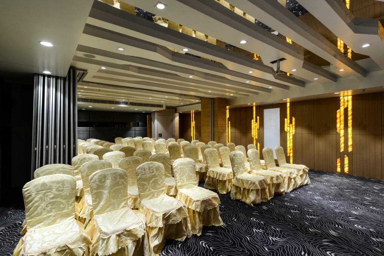 Hotel Atishay Bhopal Buitenkant foto